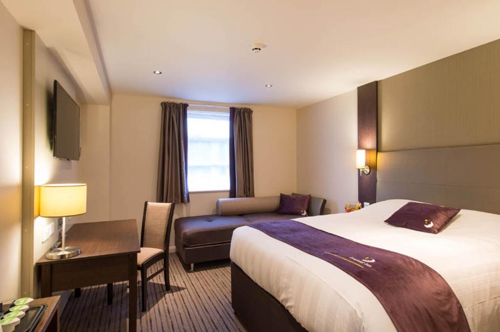 Premier Inn Wirral - Two Mills Ellesmere Port Zewnętrze zdjęcie