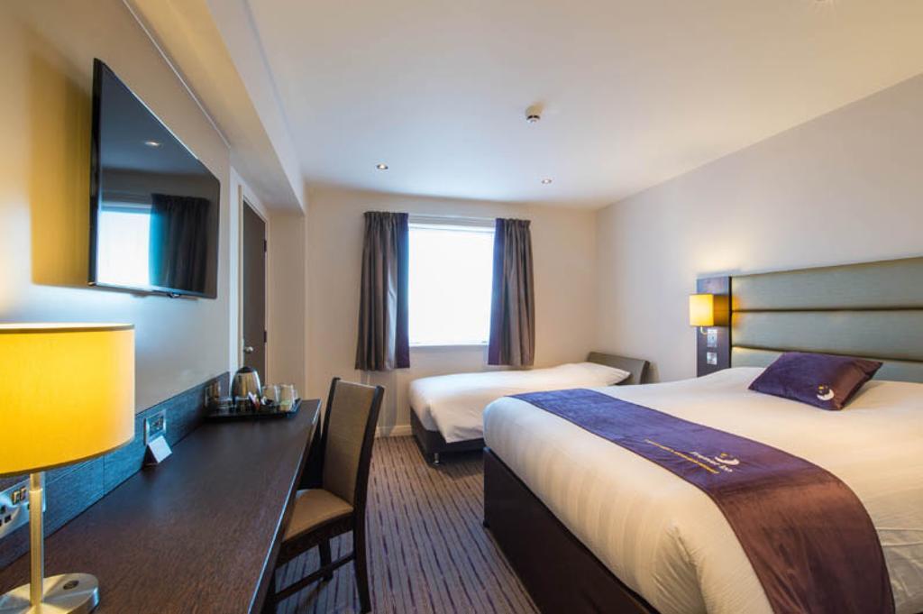 Premier Inn Wirral - Two Mills Ellesmere Port Zewnętrze zdjęcie